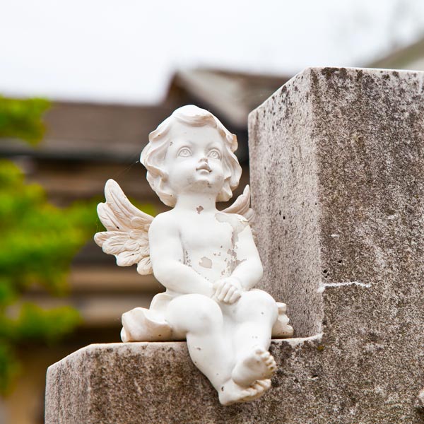 Arredi per Cappelle Cimiteriali Milano: statua di in angelo