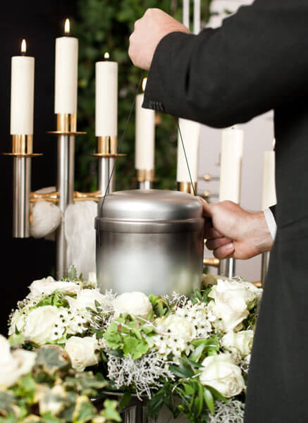 Sepoltura: tipi e differenze - Cremazione