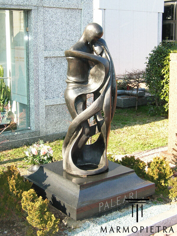 Arte Funeraria Accessori Milano: le Alternative più Richieste- Statua