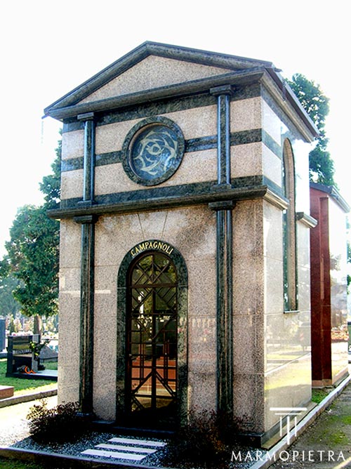 Differenze tipologie di tombe Milano: Cappella cimiteriale