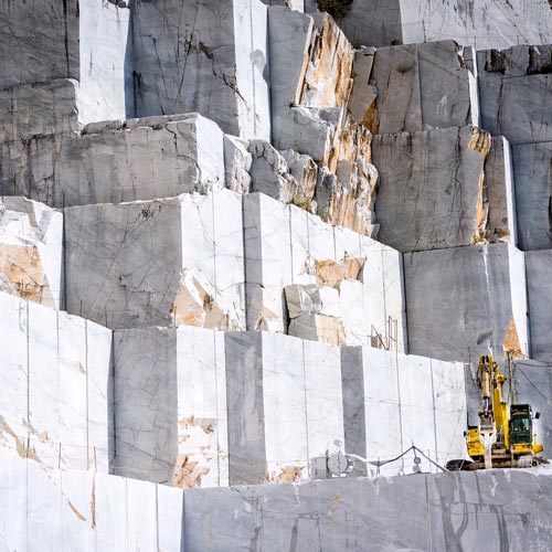 Lavorazione marmi e graniti Milano: le cave di Carrara
