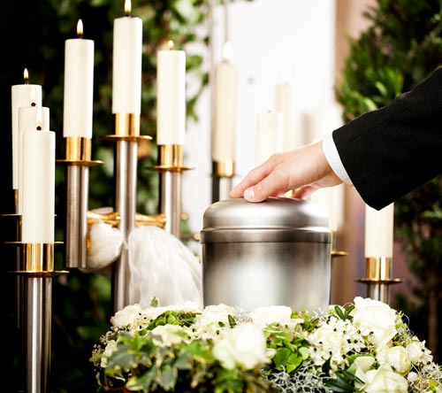 Organizzazione funerale anticipato Milano: urna da cremazione