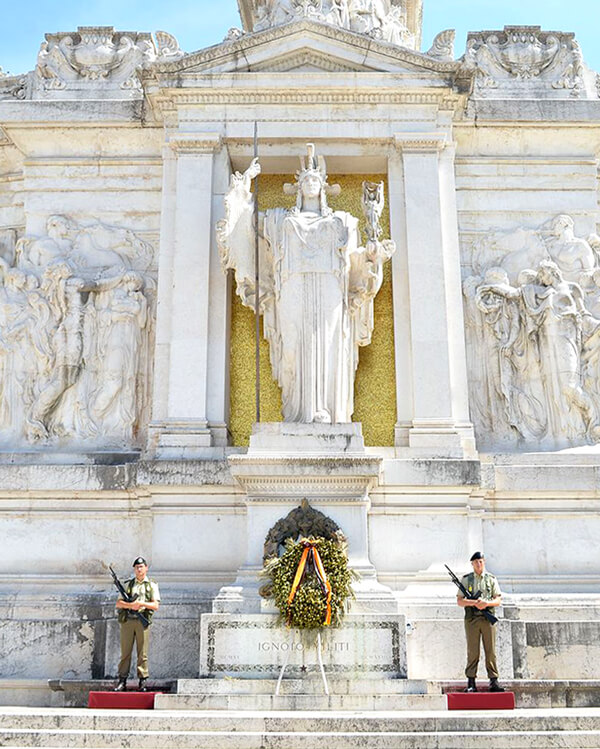 Tombe Monumentali Famose - Milite Ignoto, Statua Dea Roma