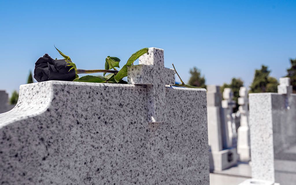 Lapidi Funerarie Milano: le Alternative tra cui Scegliere